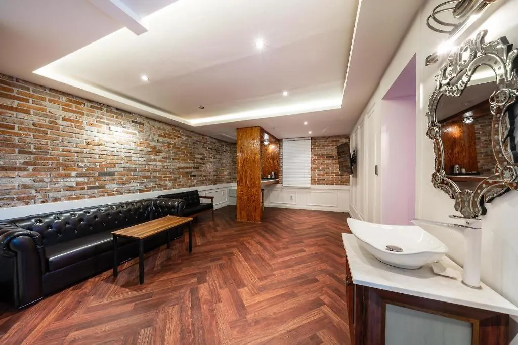 Gray Hotel Pusan Motel