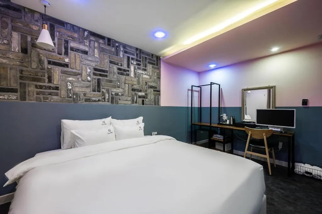 Gray Hotel Pusan Motel
