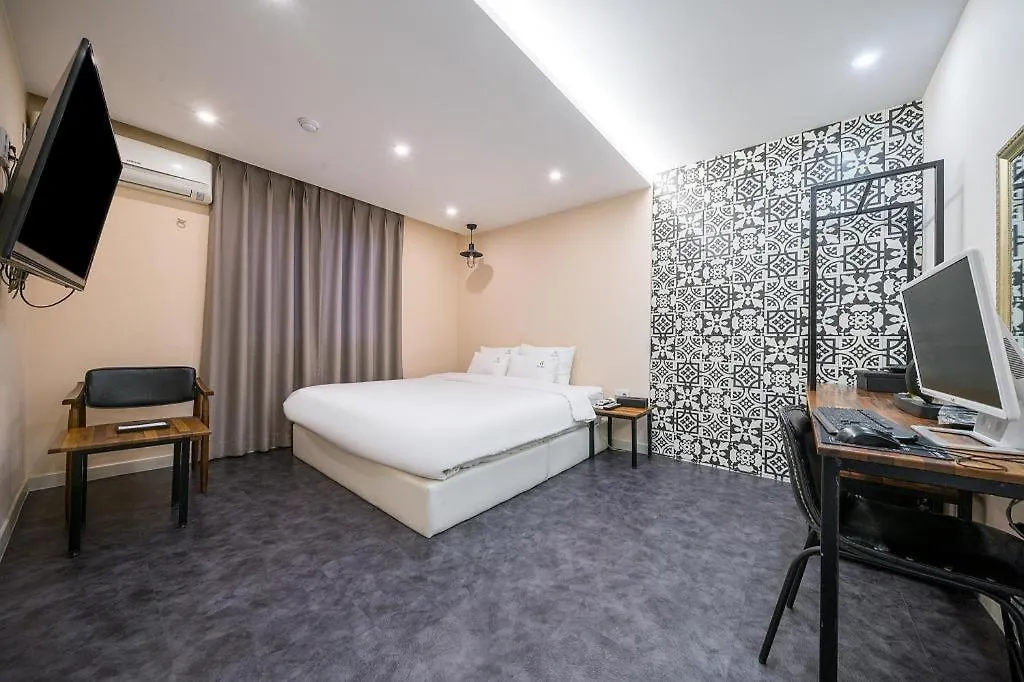 Gray Hotel Busan Motel