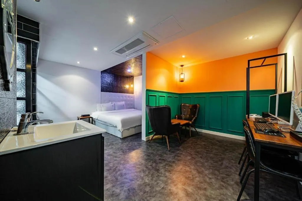 Gray Hotel Busan Motel