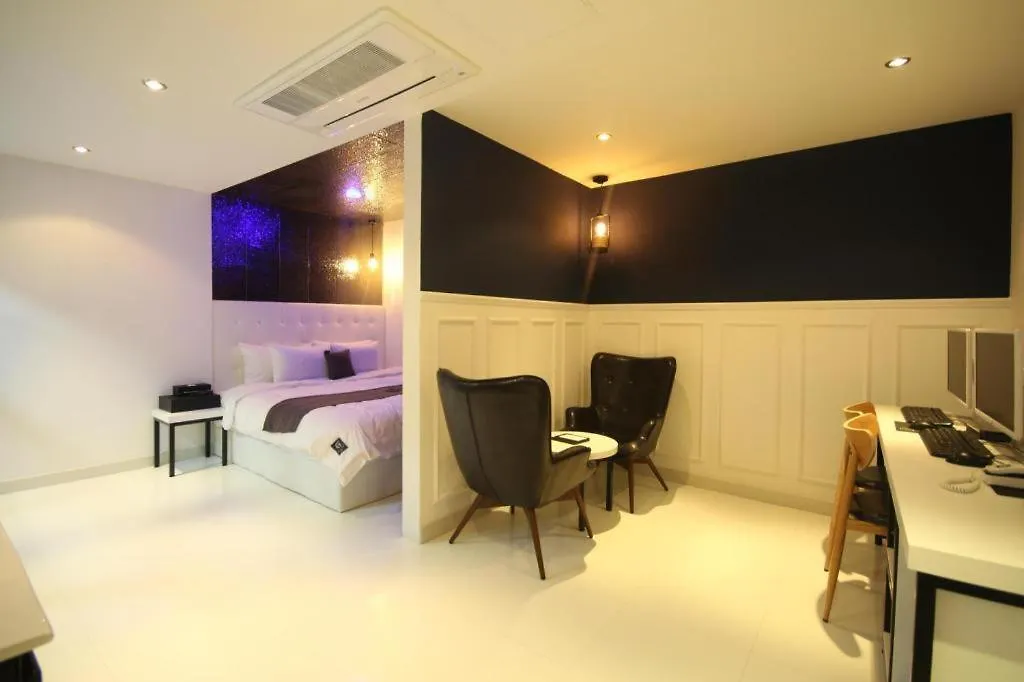 Gray Hotel Busan Motel