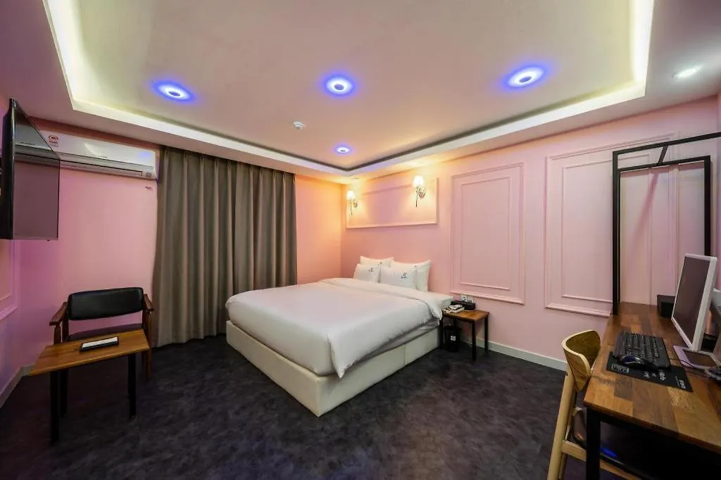 Gray Hotel Busan