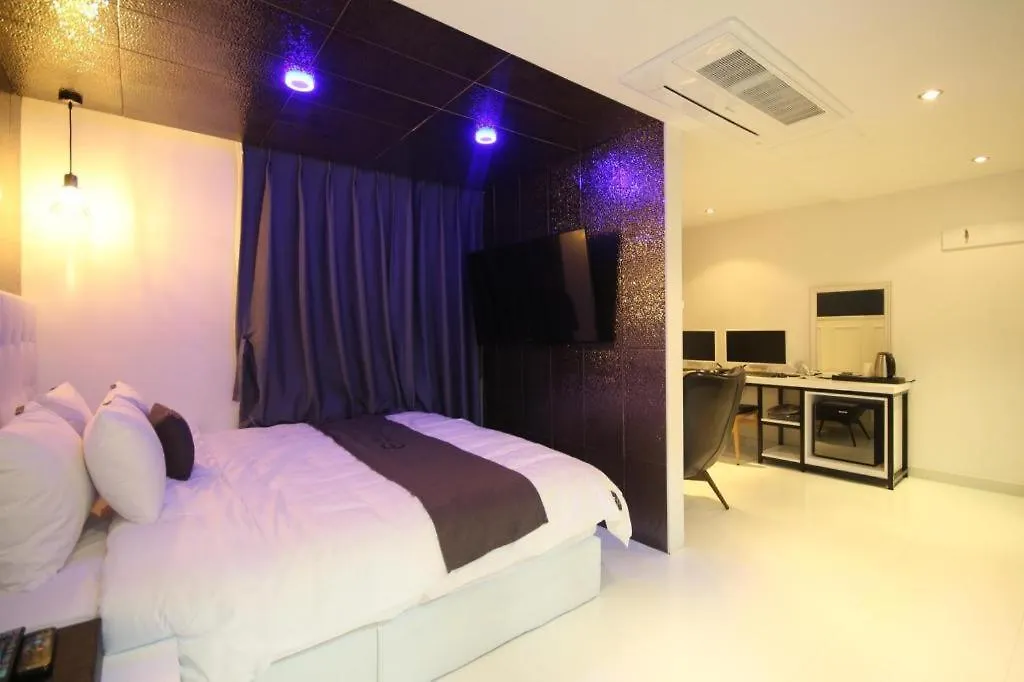 Gray Hotel Busan