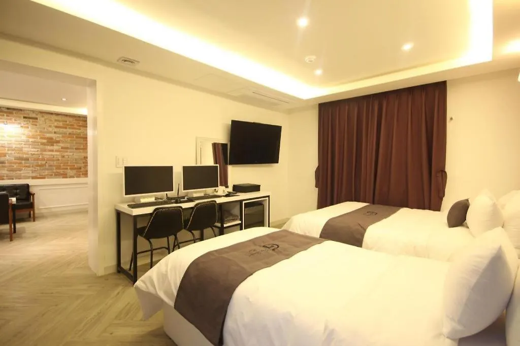 Gray Hotel Busan Motel