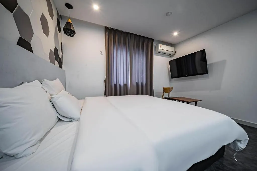 Gray Hotel Busan