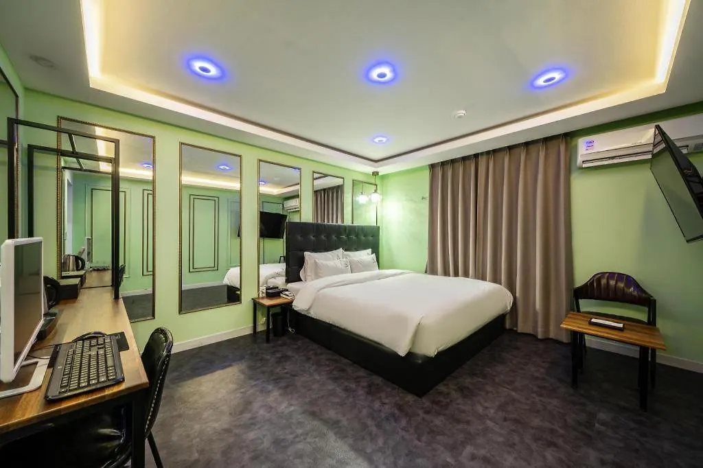 Gray Hotel Busan Motel